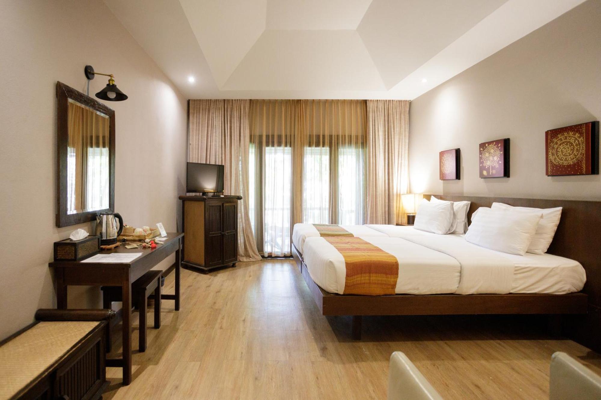 Lanna Dusita Riverside Boutique Resort Chiang Mai Exterior photo