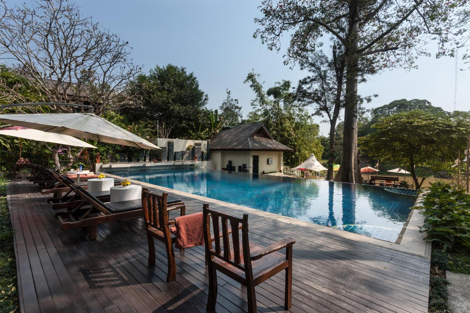 Lanna Dusita Riverside Boutique Resort Chiang Mai Exterior photo
